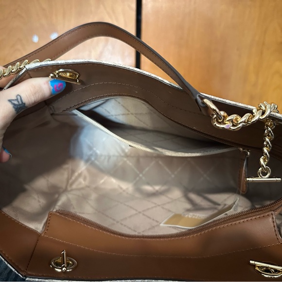 Michael Kors Full size Purse - Picture 6 of 6